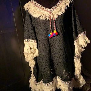 Velzera Poncho